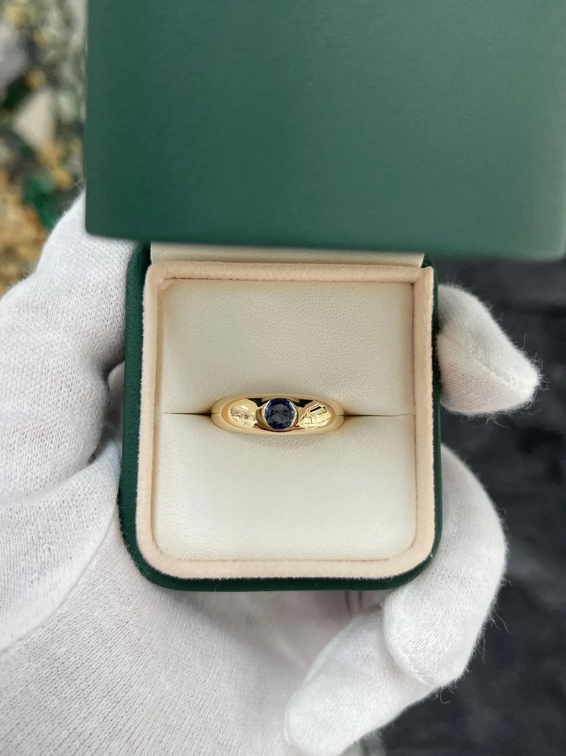 0.50ct Natural Round Sapphire Creates A Classic Deep Blue Solitaire Ring - Image 3