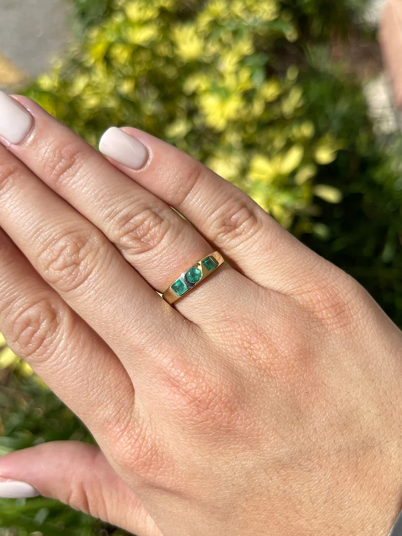 0.60tcw Round & Asscher Cut Woman's May Emerald 3 Stone Stackable Ring 14K - Image 3