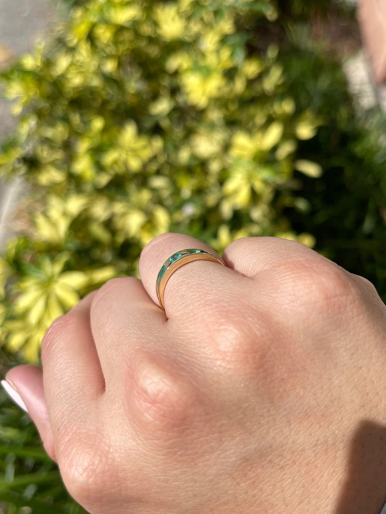 0.60tcw Round & Asscher Cut Woman's May Emerald 3 Stone Stackable Ring 14K - Image 5