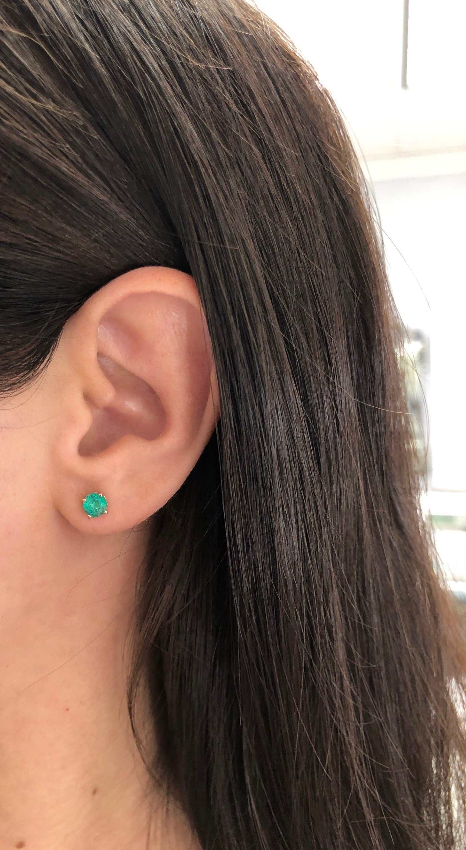 0.90tcw Round Cut Medium Deep Green Emerald Scroll Carved Stud Earrings 14K - Image 4