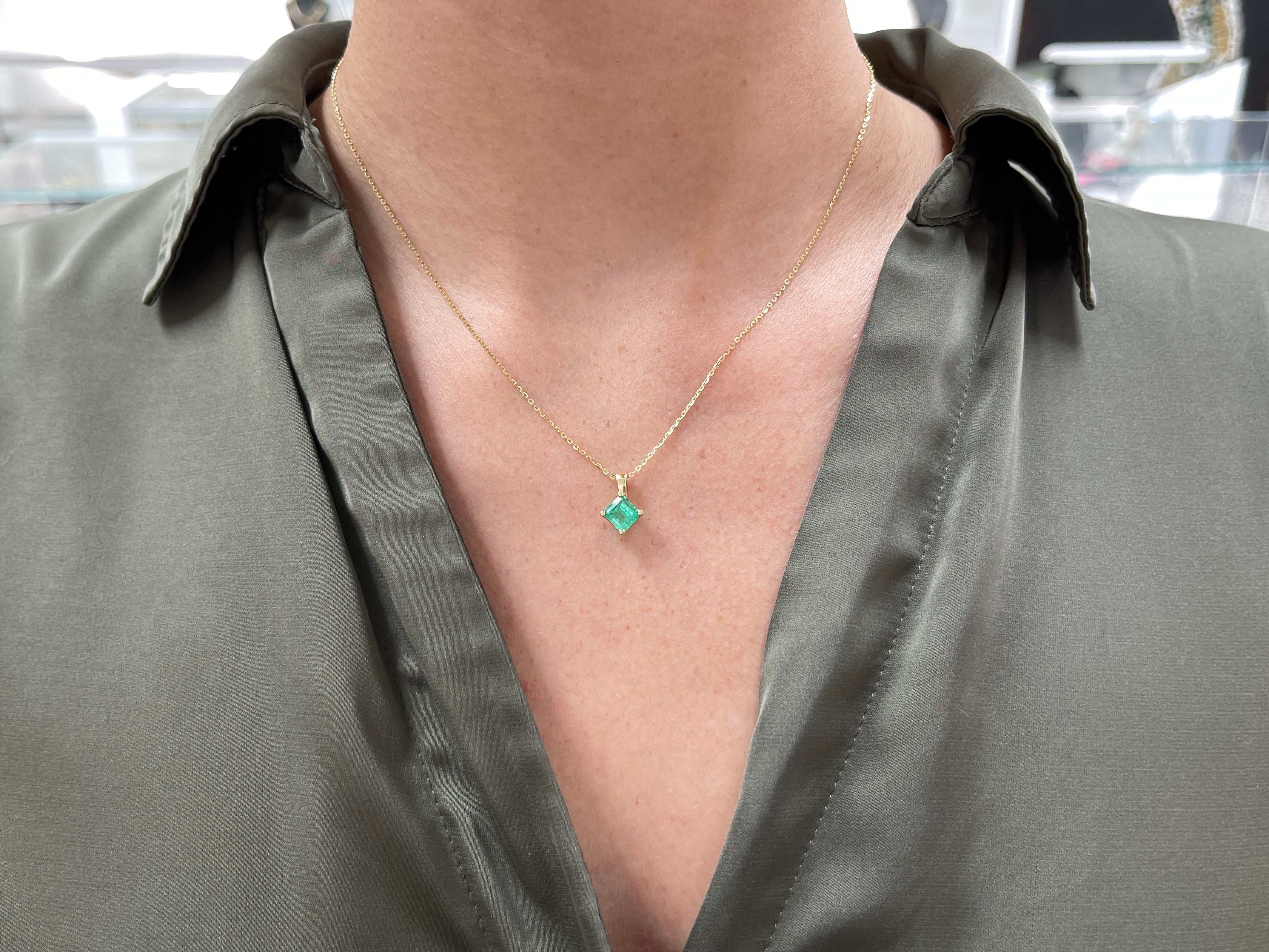 1.0 Carat Colombian Emerald Cut Side ways Solitaire Gold Pendant 14K - Image 8