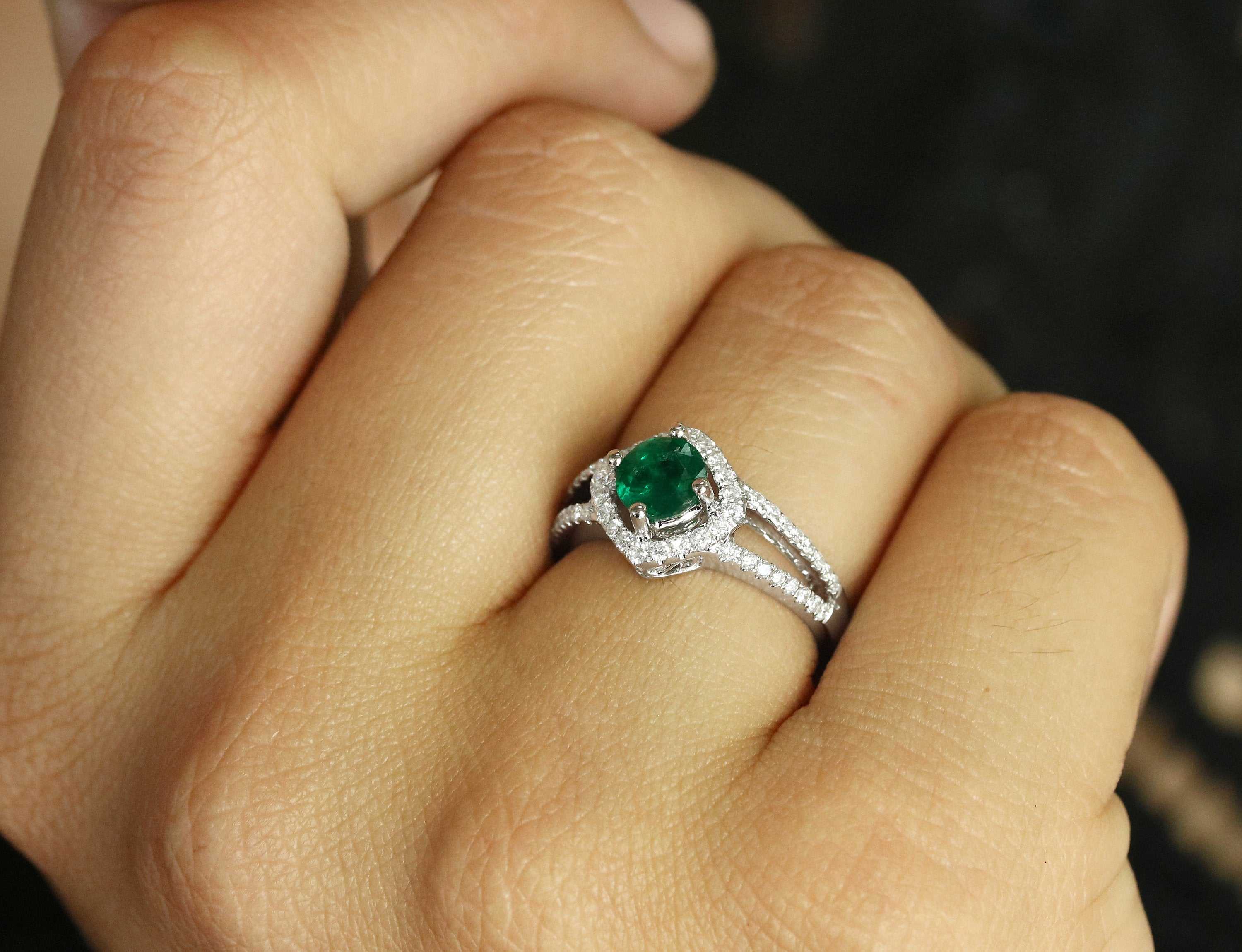 1.39tcw Split Shank Emerald & Diamond Halo Engagement Ring - Image 4