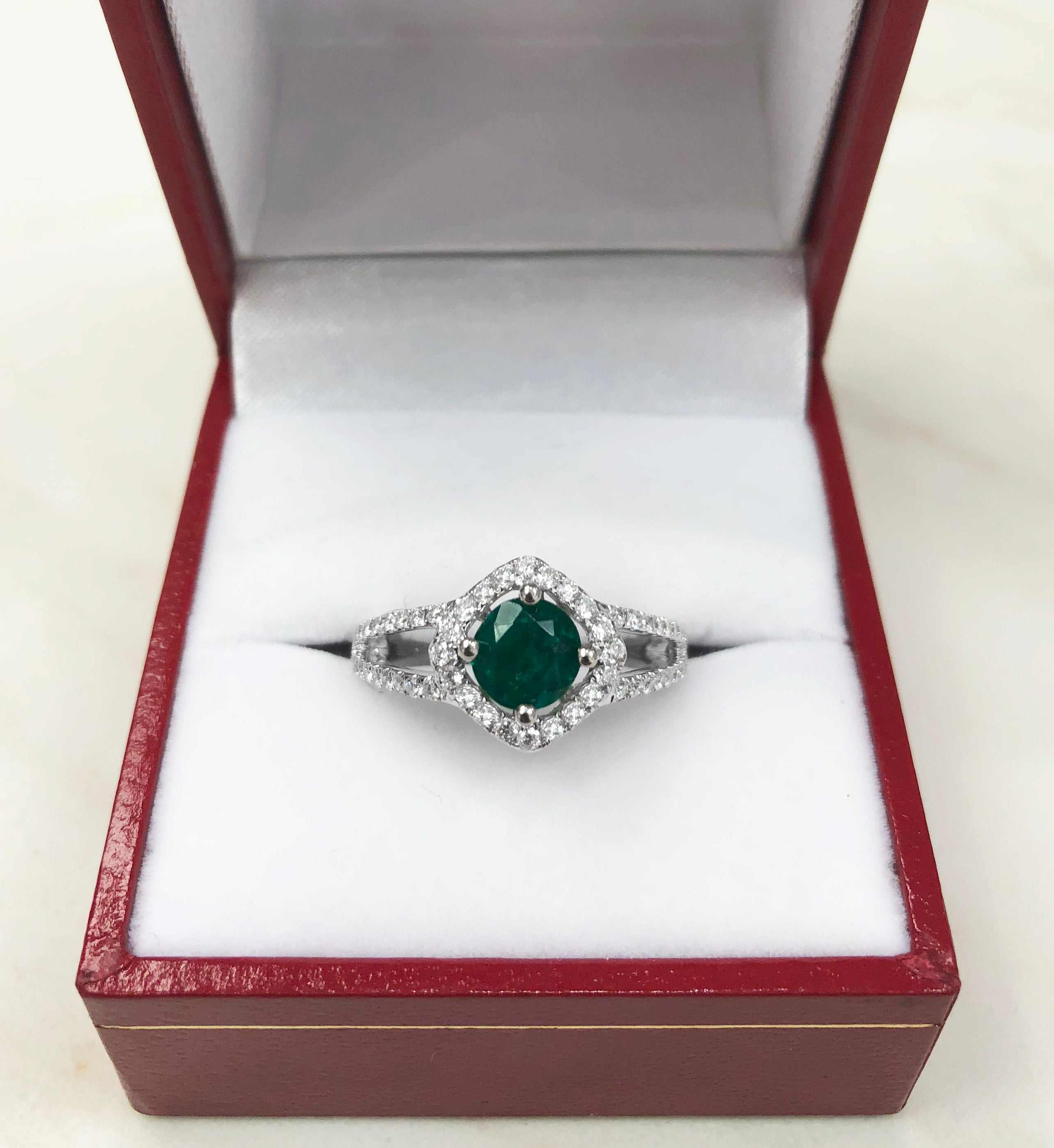 1.39tcw Split Shank Emerald & Diamond Halo Engagement Ring - Image 5