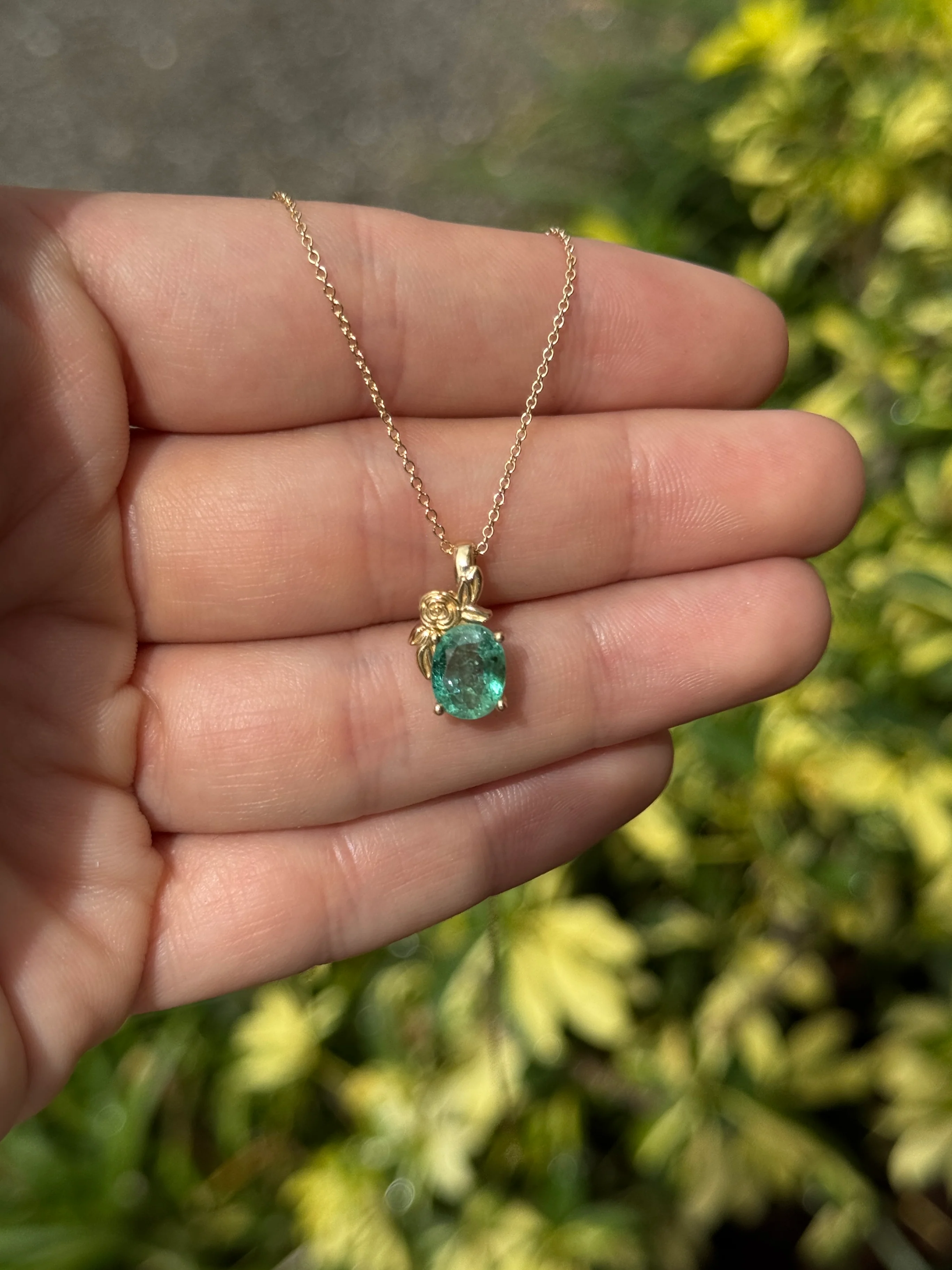 1.80ct 14K Natural Medium Glowy Green Oval Cut Emerald Set in Floral Solitaire Pendant Necklace - Image 6