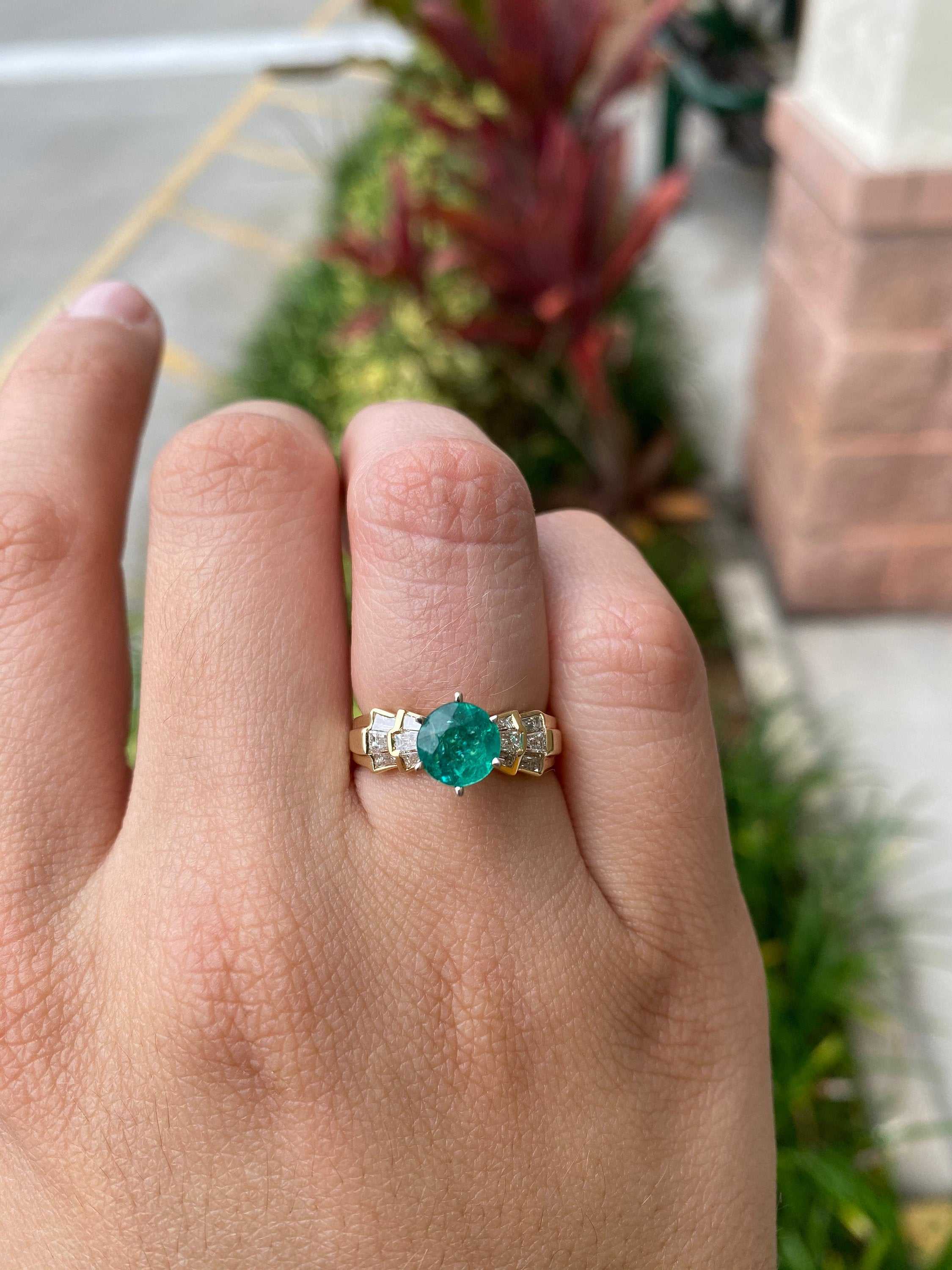 1.86tcw Round Emerald & Diamond Statement Ring Gold 14K - Image 5