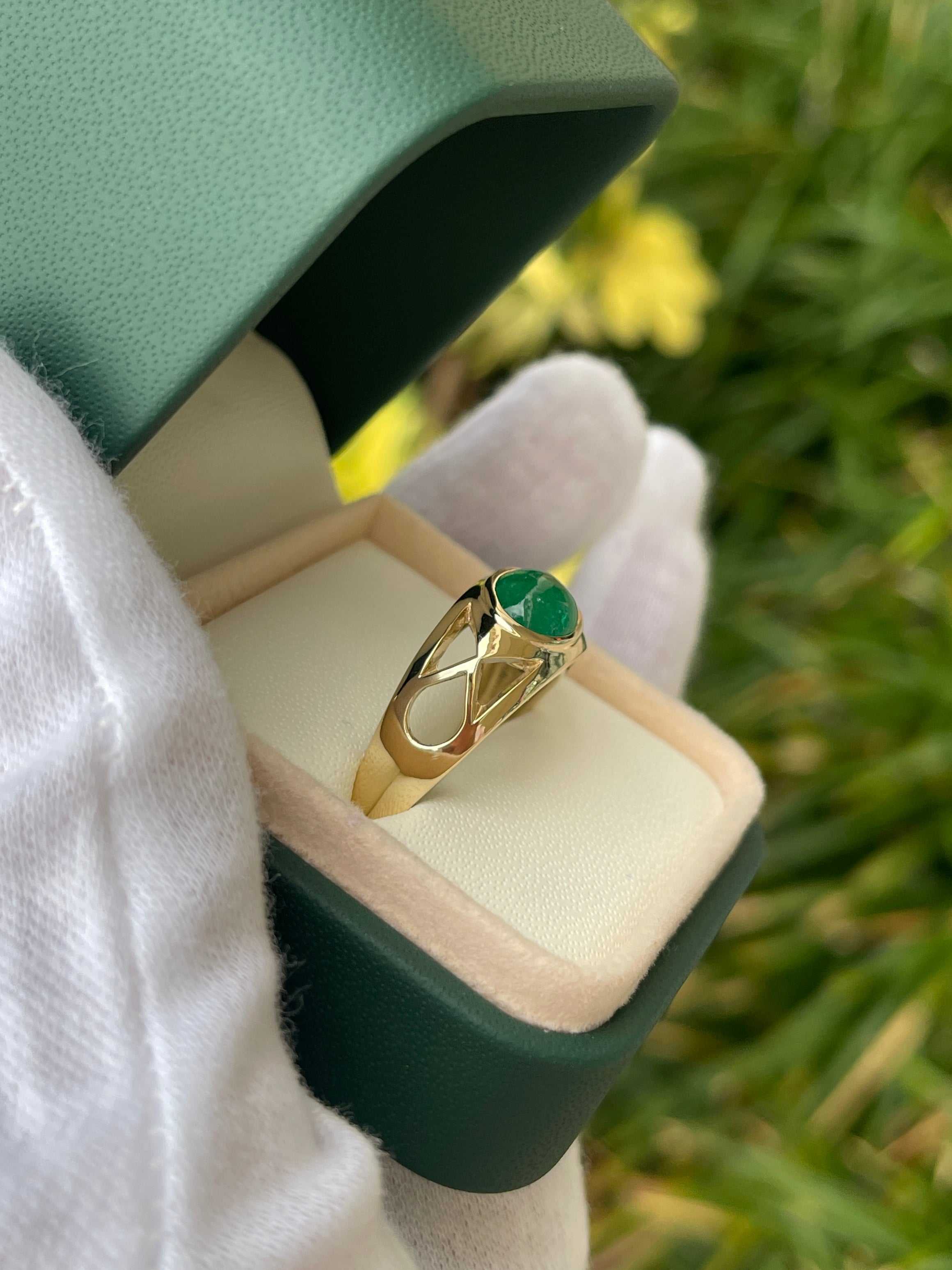 2.0 Carat Natural Green Emerald Oval Cabochon Gold Men's Ring - Image 9