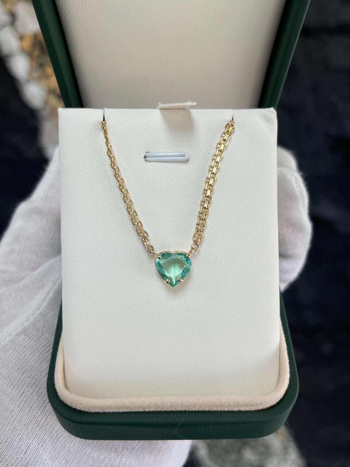 2.19 Carat Heart Cut Colombian Emerald Pendant Necklace - Image 5