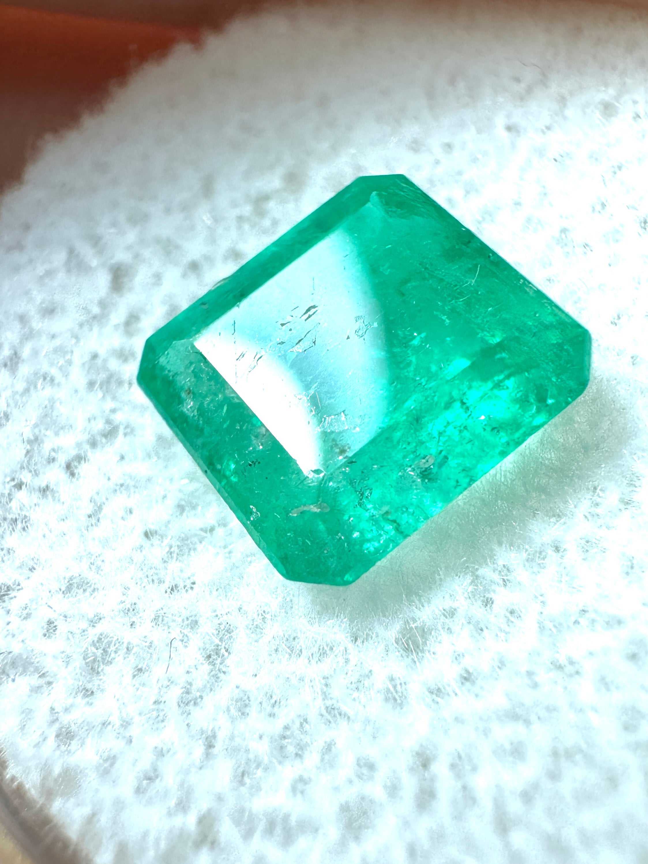 2.39 Carat Natural Loose Colombian Emerald- Asscher Cut - Image 2