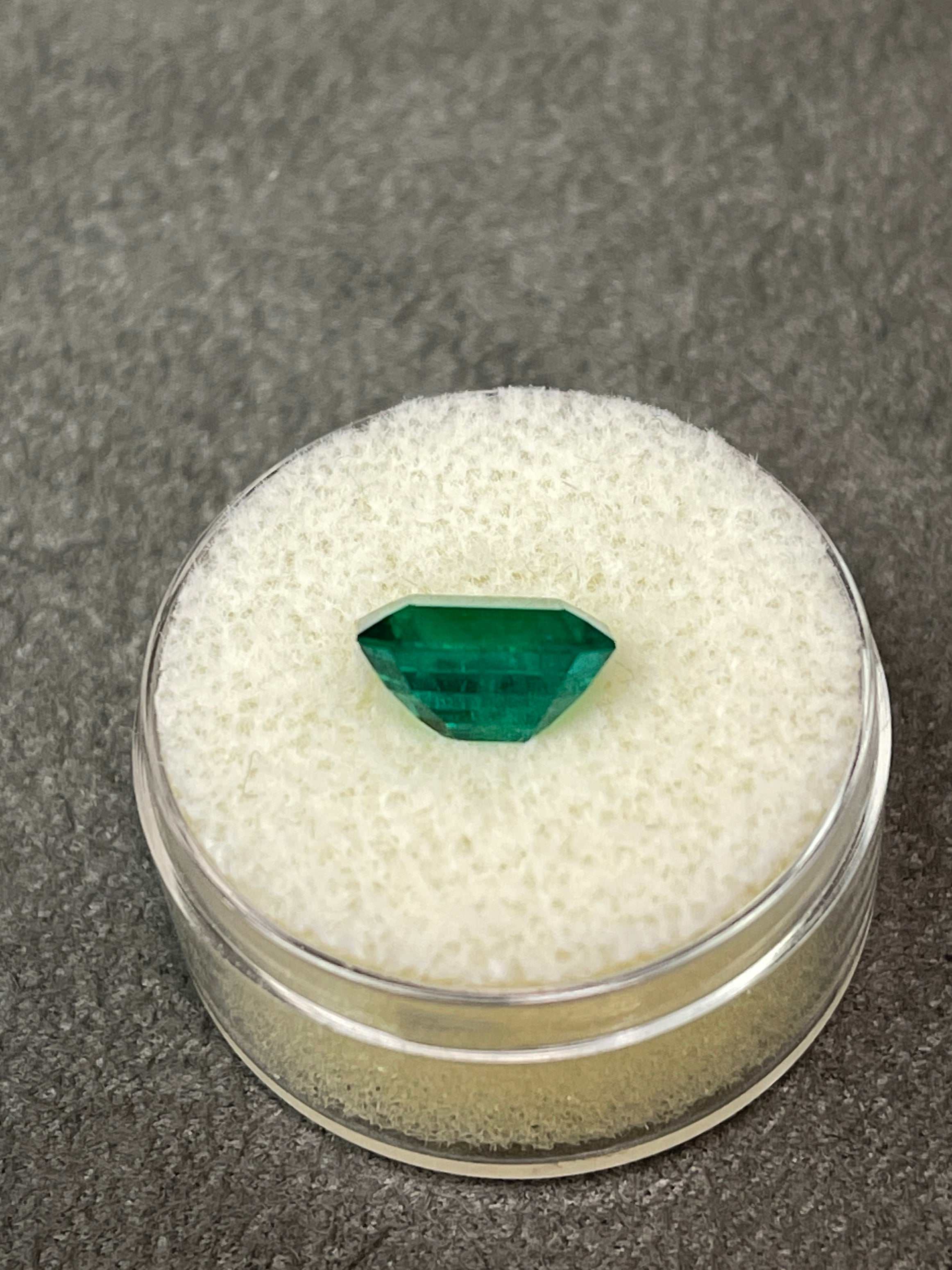 2.51 Carat GIA Certified Vivid Dark Muzo Green Natural Loose Colombian Emerald-Emerald Cut - Image 7