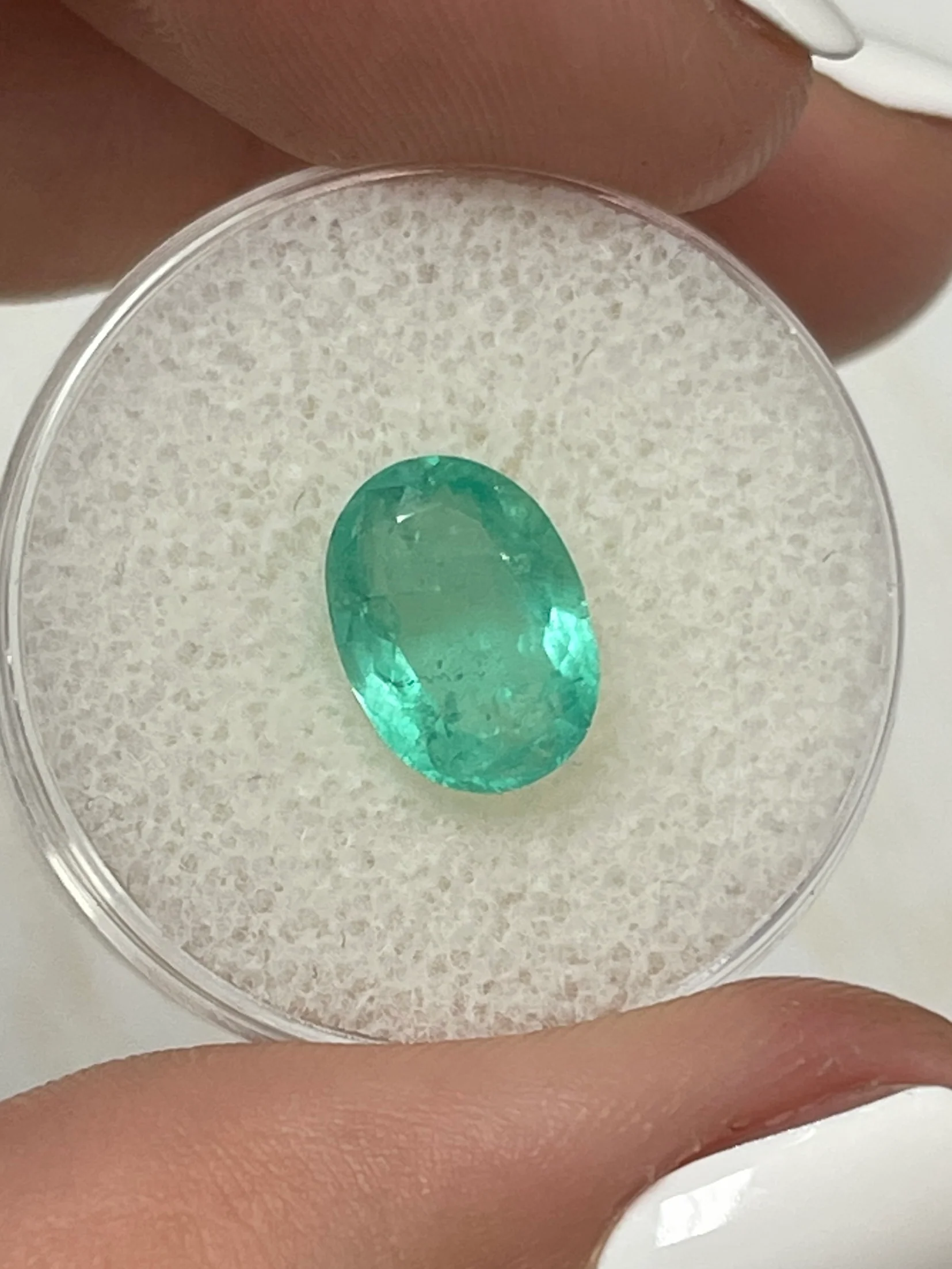 2.63 Carat Light Bluish Green Loose Colombian Emerald-Oval Cut - Image 7
