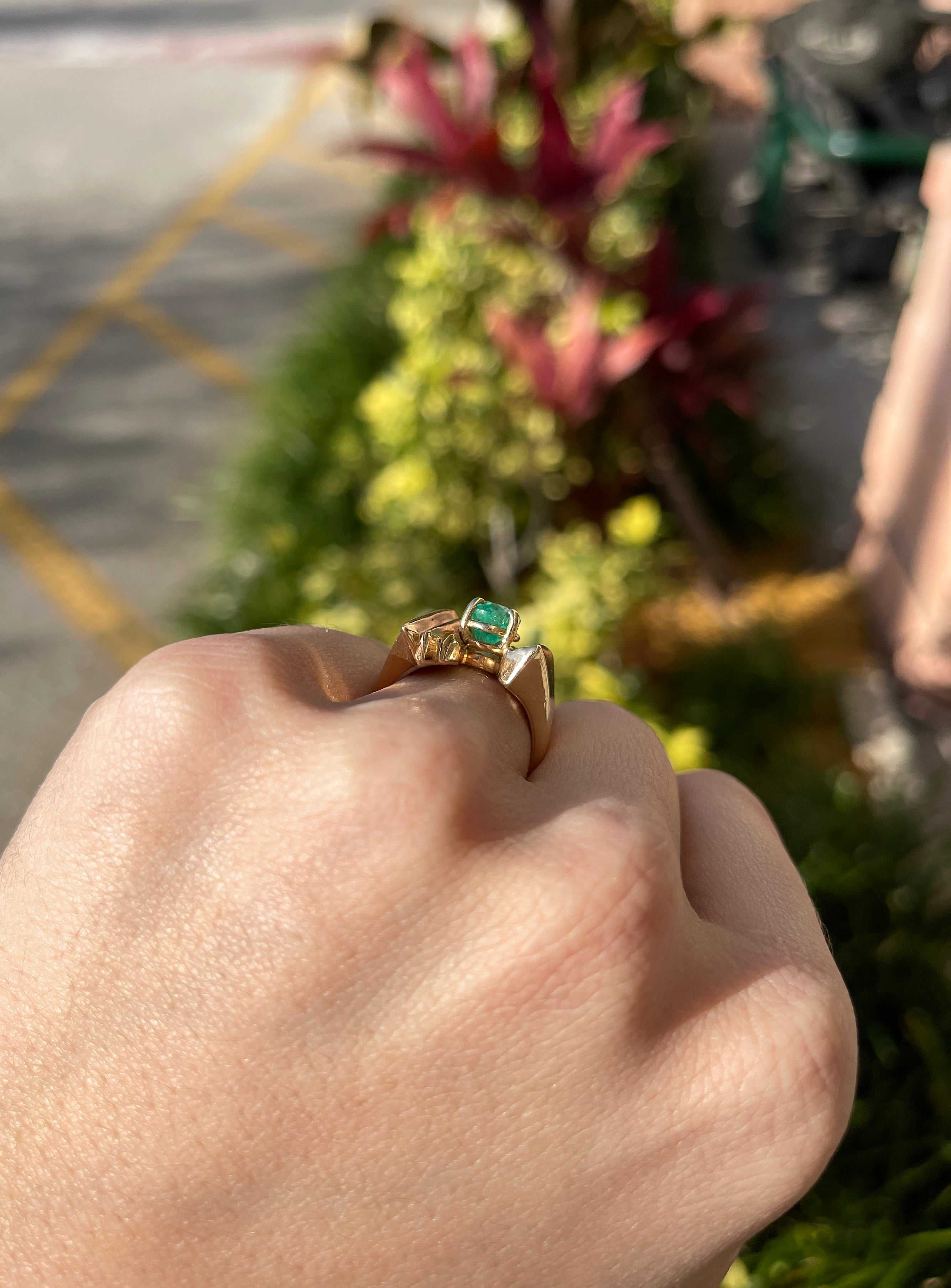 2.80 Carat Retro Pear Cut Emerald Solitaire Statement Ring Gold 14K - Image 6