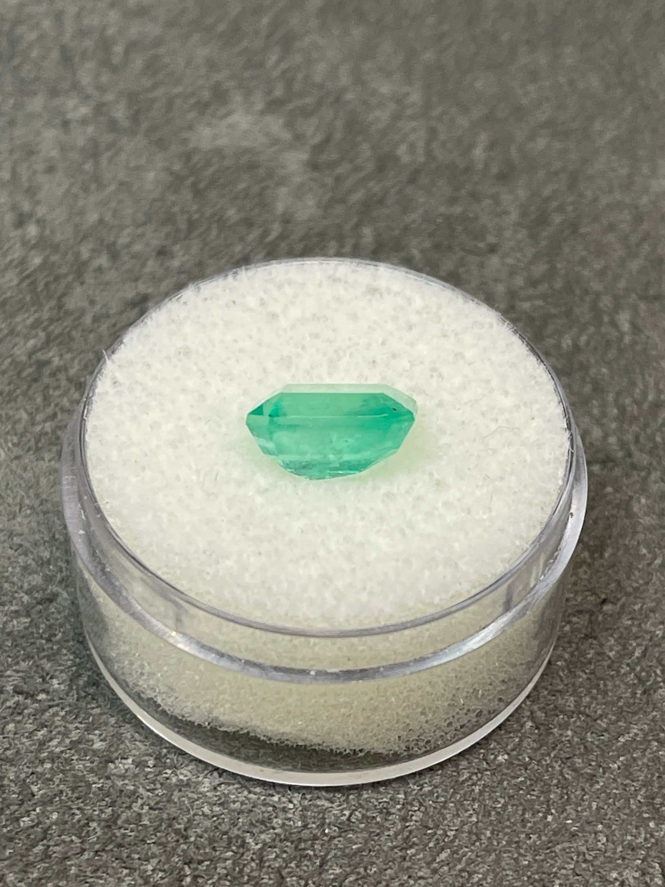 2.81 Carat 9.2x7.8 Green Natural Loose Colombian Emerald-Chunky Emerald Cut - Image 5