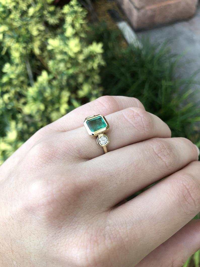 3.25tcw Three Stone Thick Bezel Set Emerald & Diamond Ring 14K - Image 4
