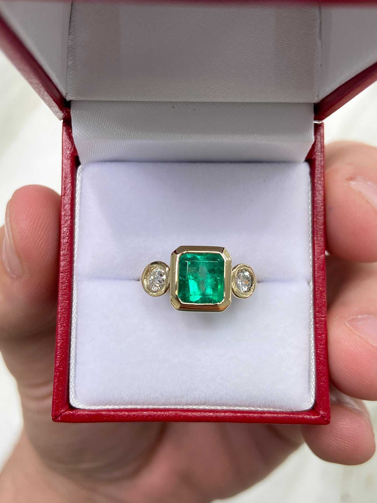 3.25tcw Three Stone Thick Bezel Set Emerald & Diamond Ring 14K - Image 5