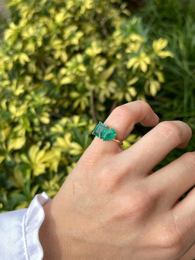 3.33tcw 14K Emerald Pear Cut Two-Stone Toi et Moi Ring - Emerald Stacking - Image 3