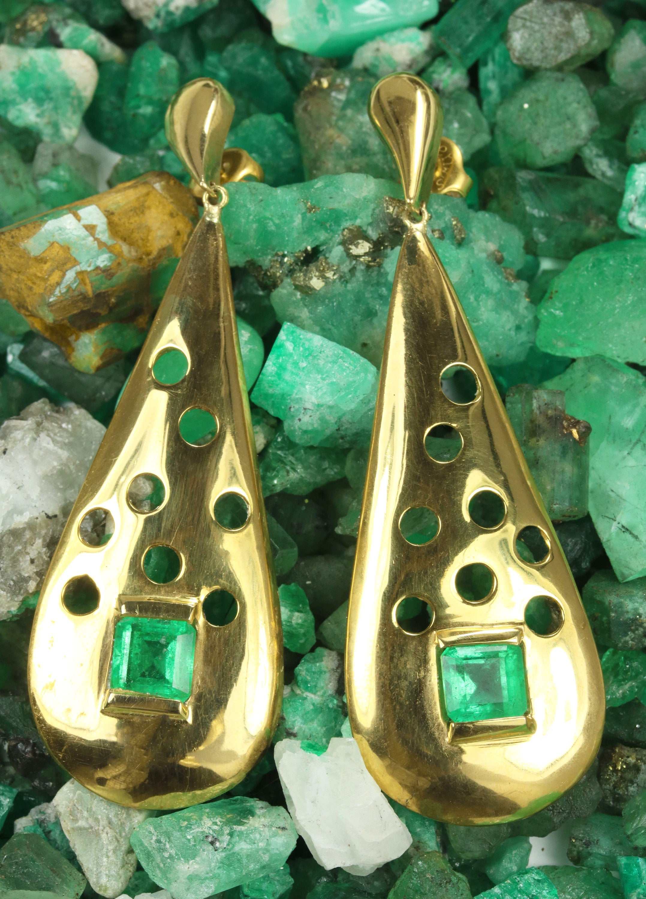 3.76tcw Hand Made Natural Square Cut Green Emerald Dangle Earrings 14K - Image 4