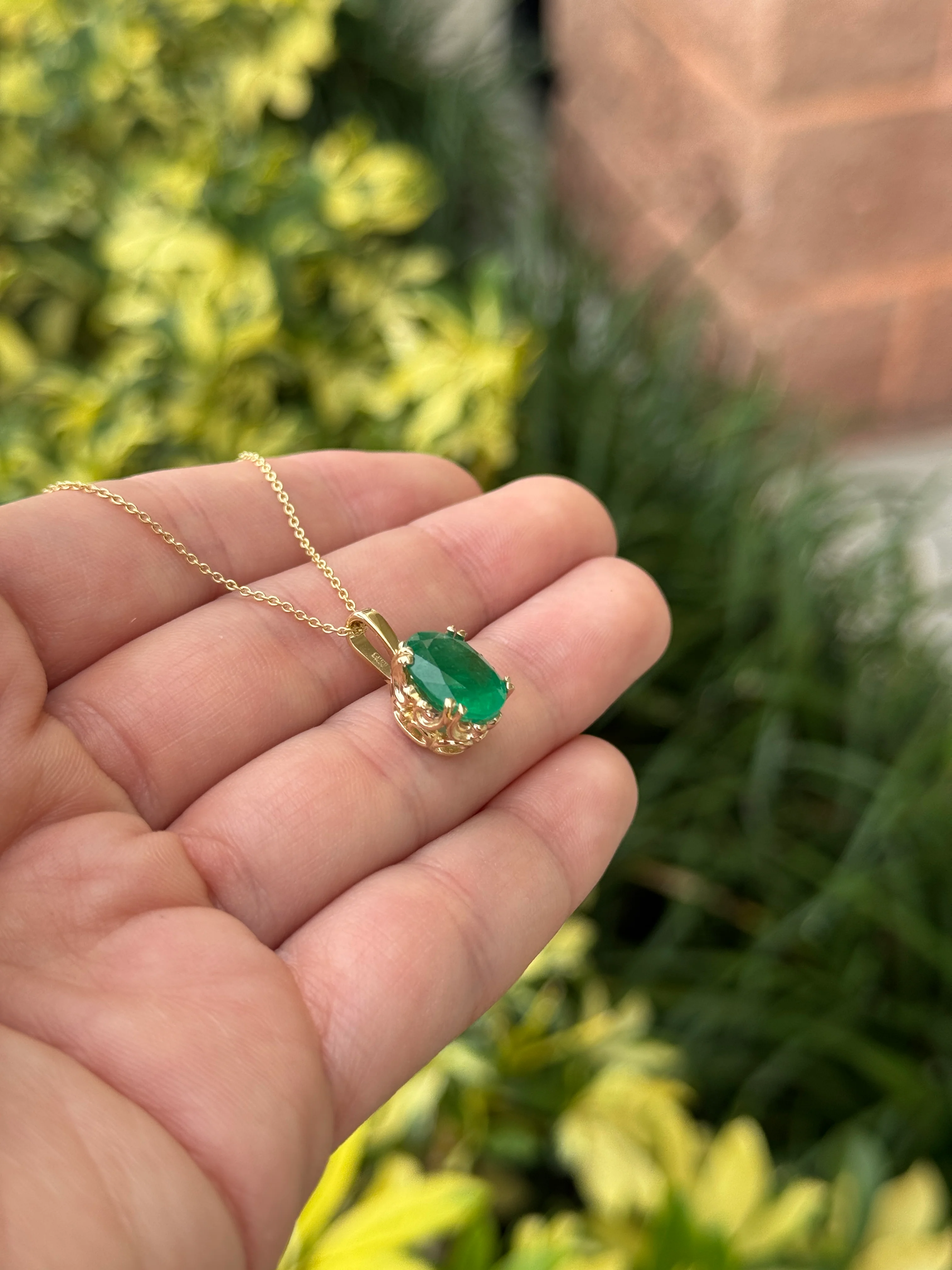 4.30 Carat Deep Green Oval Filigree Necklace 14K Gold - Image 11
