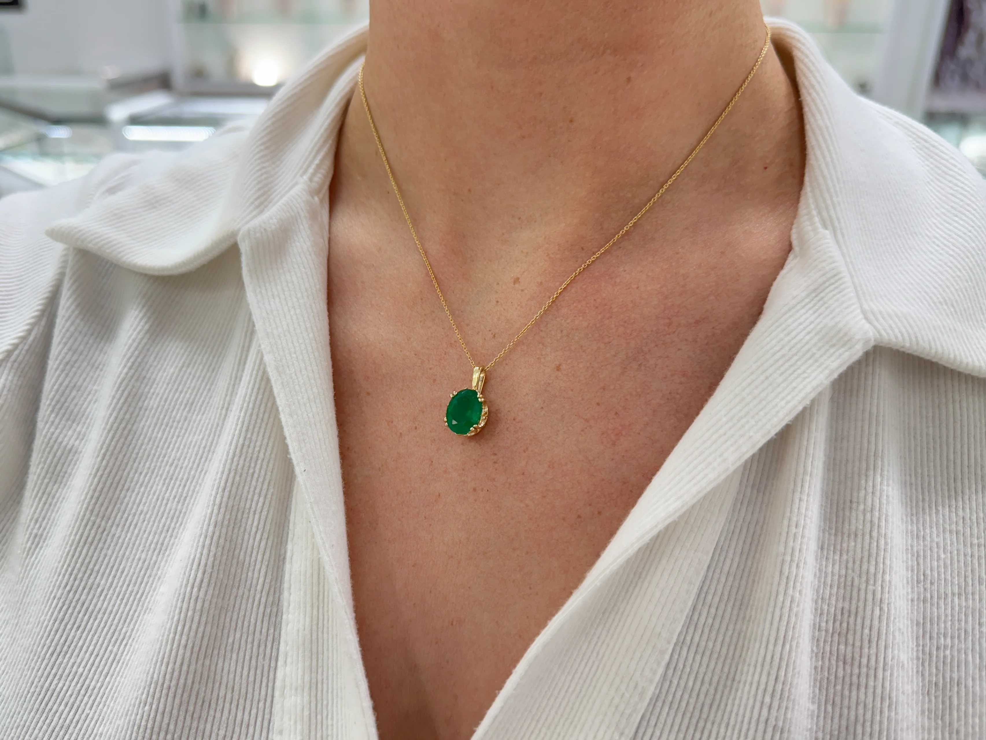 4.30 Carat Deep Green Oval Filigree Necklace 14K Gold - Image 13