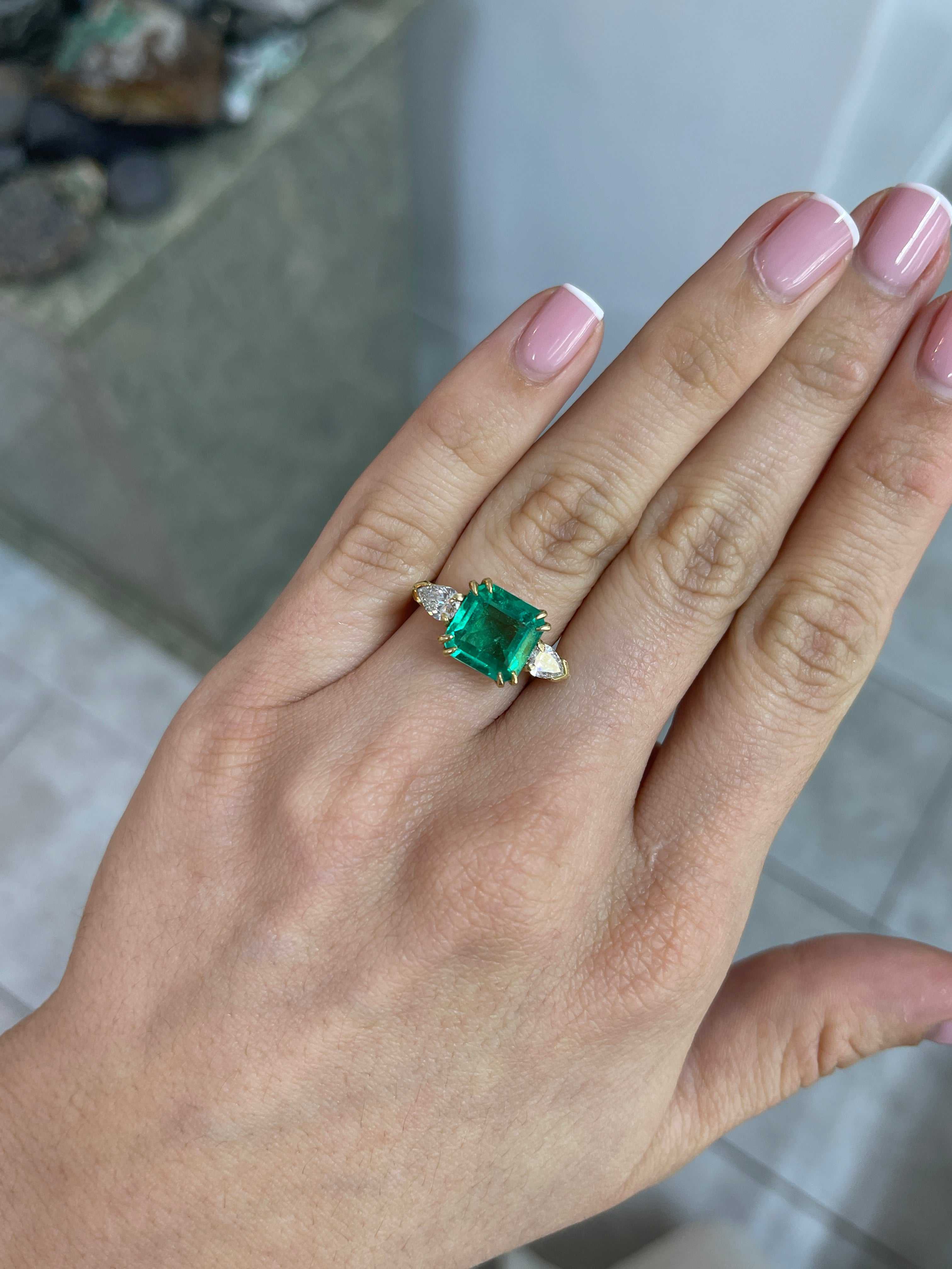 4.56tcw 18K GIA MINOR OIL Three Stone Emerald & Pear Diamond Ring - Image 6