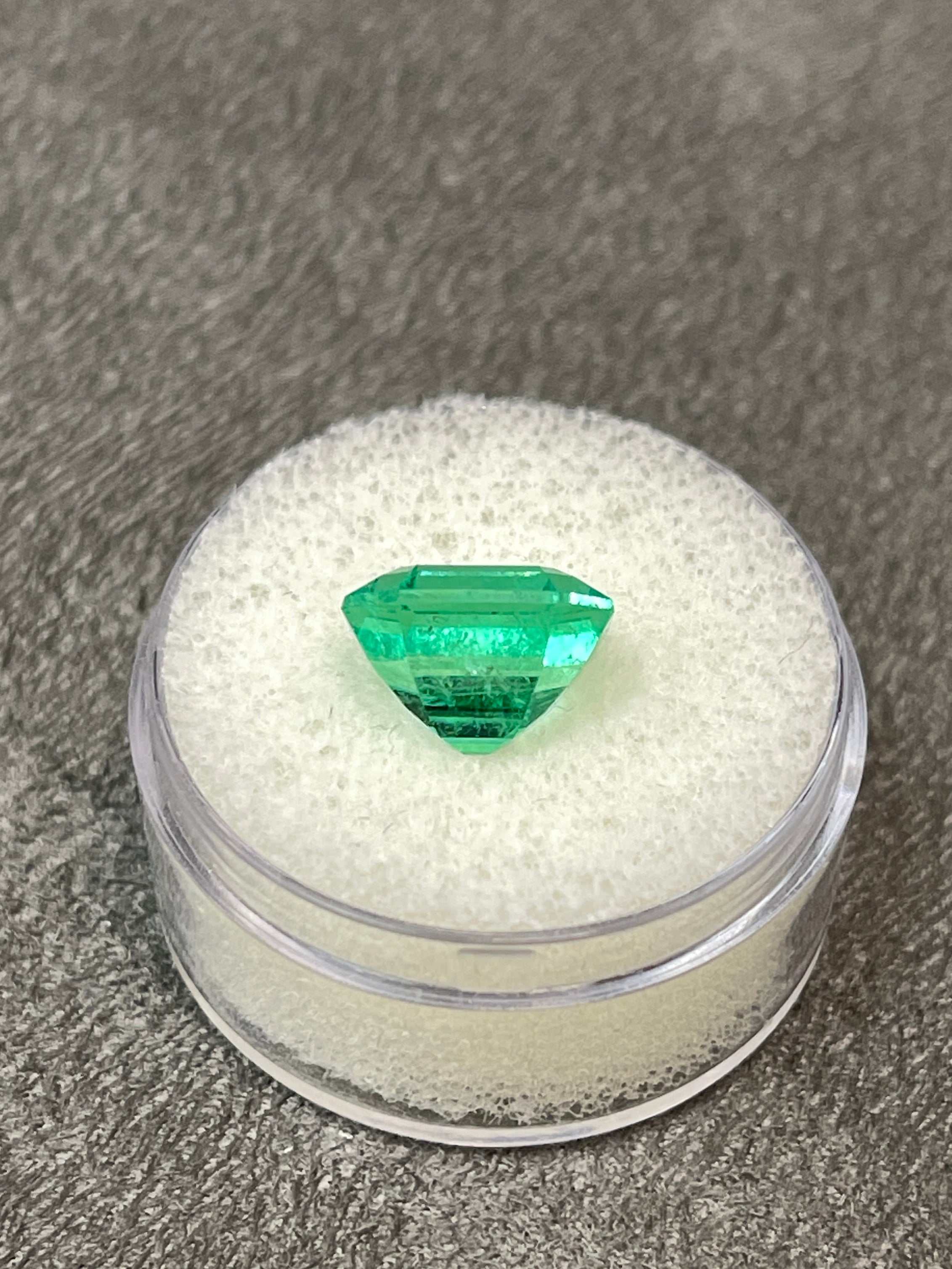 4.75 Carat 10x10 Luminous Loose Colombian Emerald-Asscher Cut with Clipped Corners - Image 5