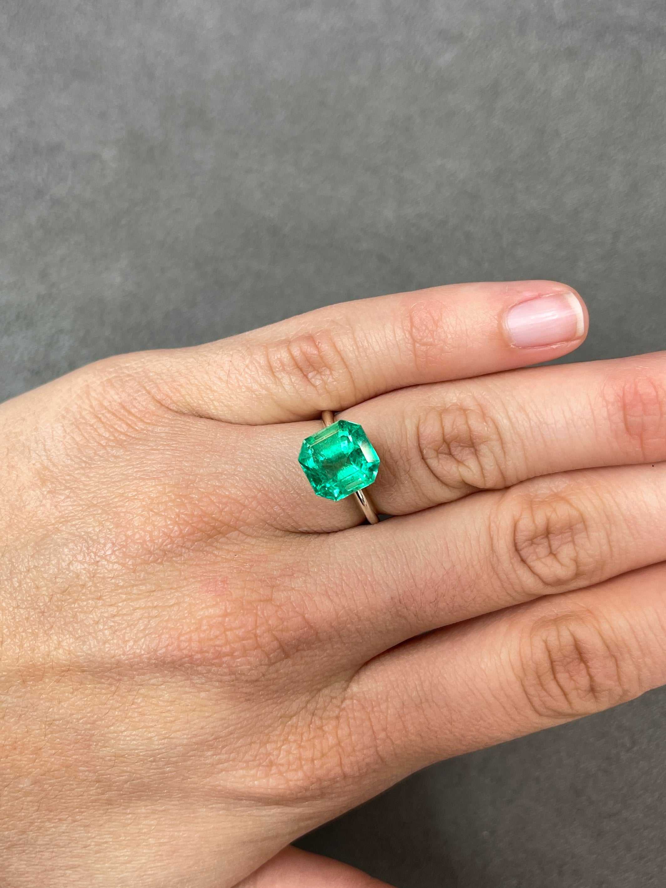 4.75 Carat 10x10 Luminous Loose Colombian Emerald-Asscher Cut with Clipped Corners - Image 7