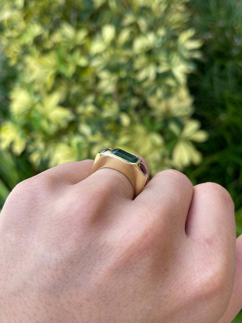4.83tcw 18K 3 Stone Horizontal Emerald & Round Ruby Gypsy Bezel Ring - Image 6