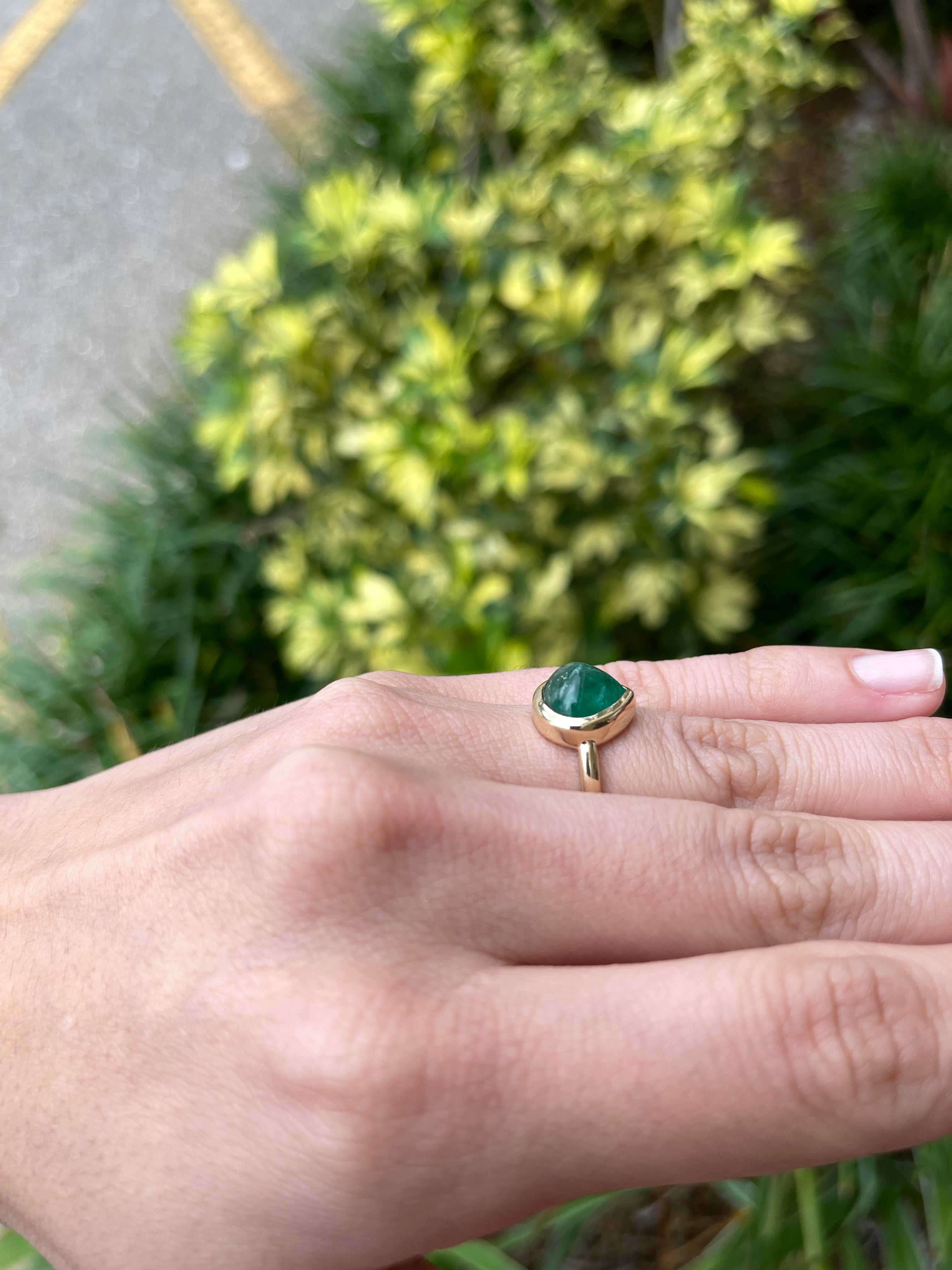5.56cts Bezel Set Trillion Cut Cabochon Emerald Solitaire 14k - Image 4