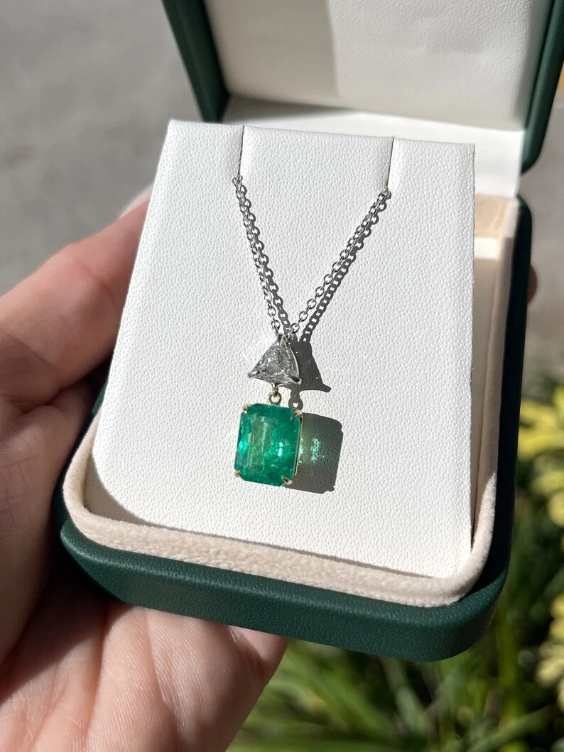 5.72tcw 18K Colombian Emerald & Trillion Cut Diamond Accent Statement Necklace - Image 5