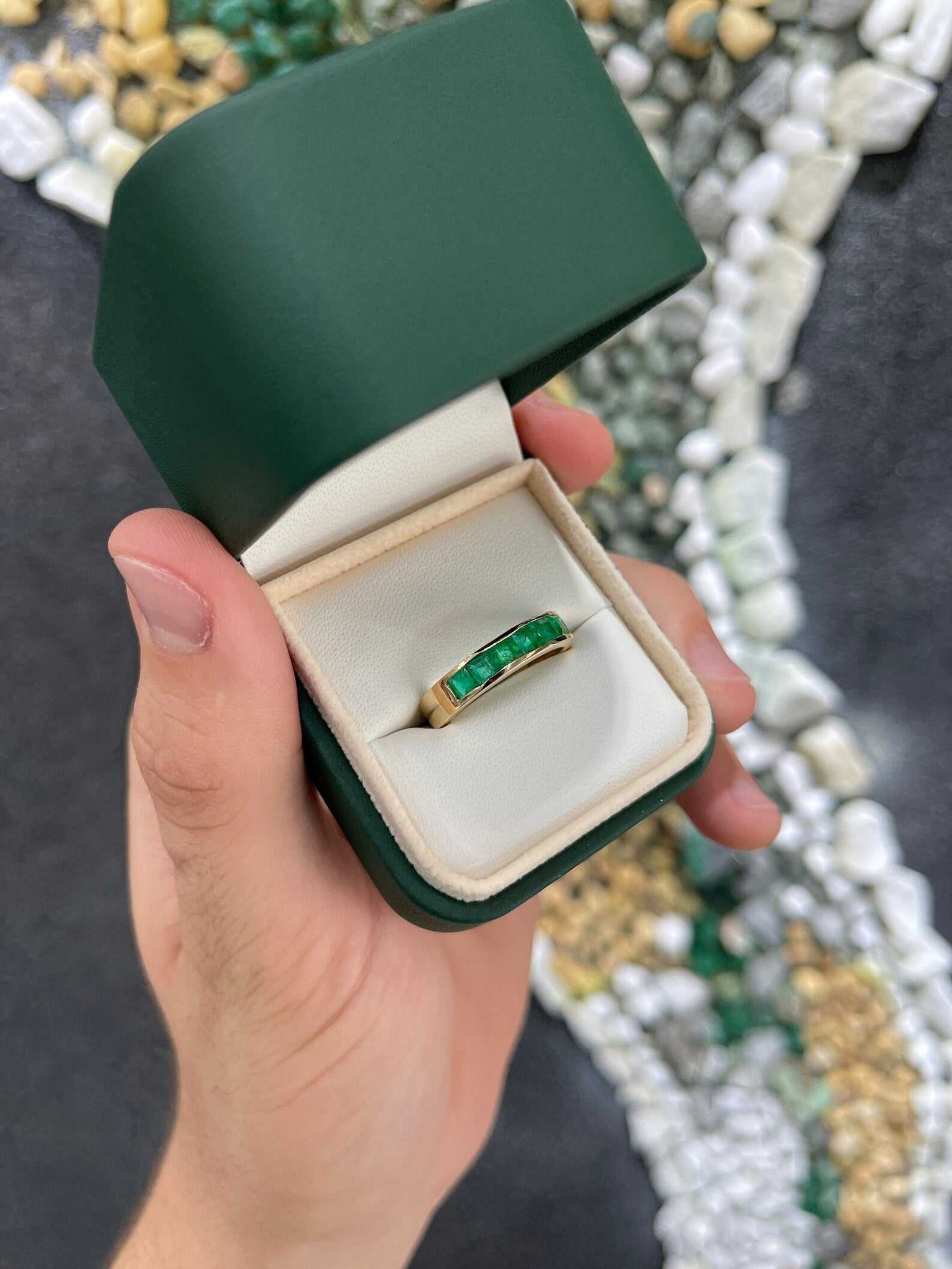 1.40tcw Men's Natural Vivid Green Emerald Wedding Gold Band Ring 14K - Image 8
